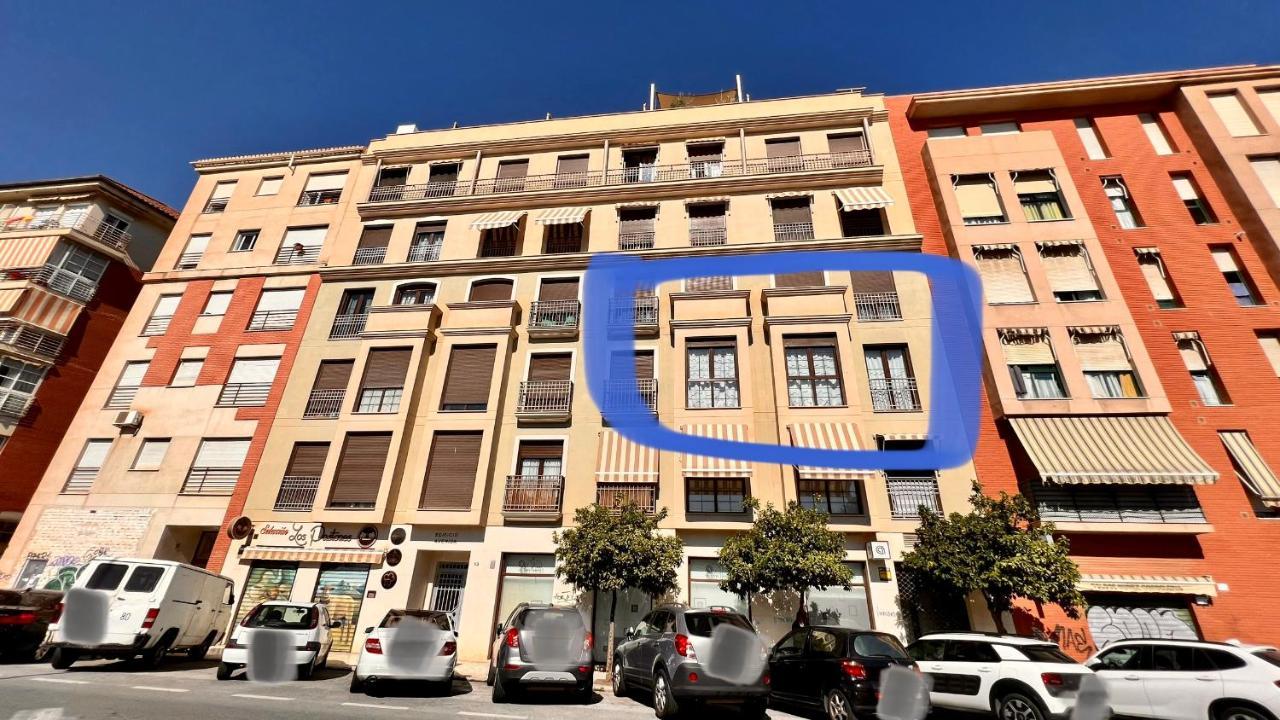 Homely Malaga Av Rosaleda Centro Historico Buitenkant foto